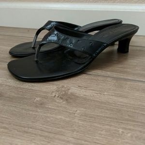 Cathy Jean black low heeled sandals size 9